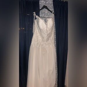 Wedding dress size 24